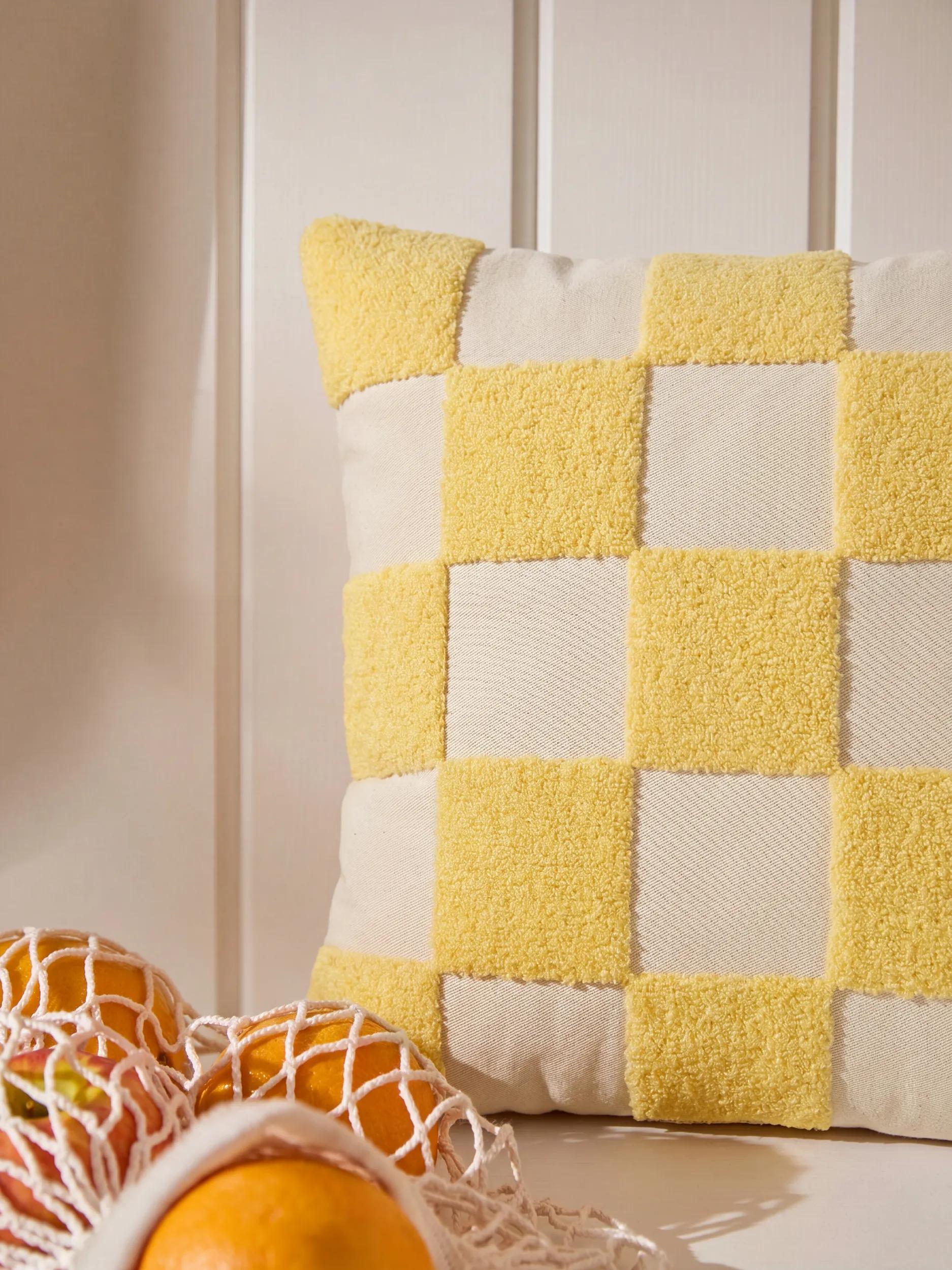 Cushion Caro Yellow