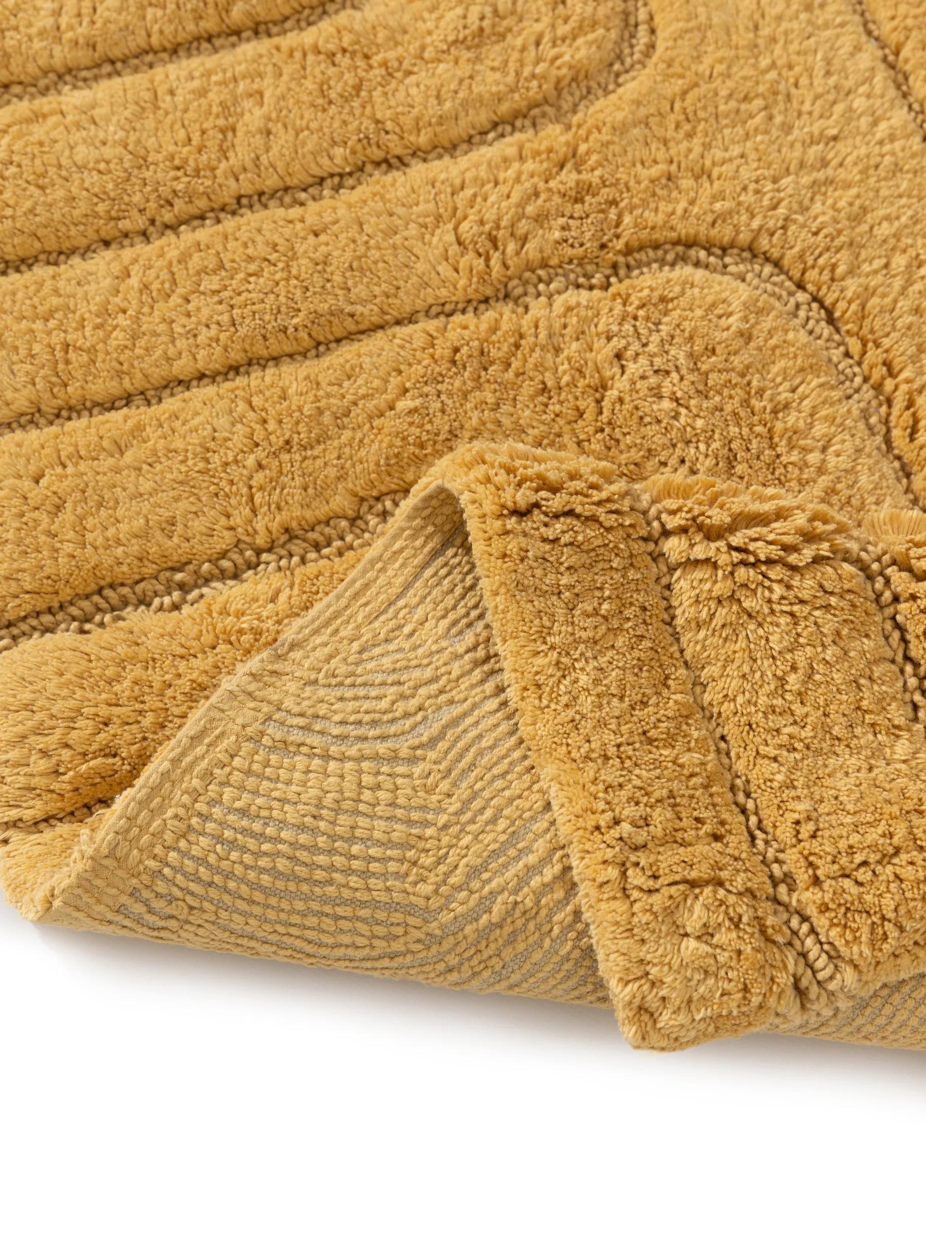 Bath Rug Dan Yellow