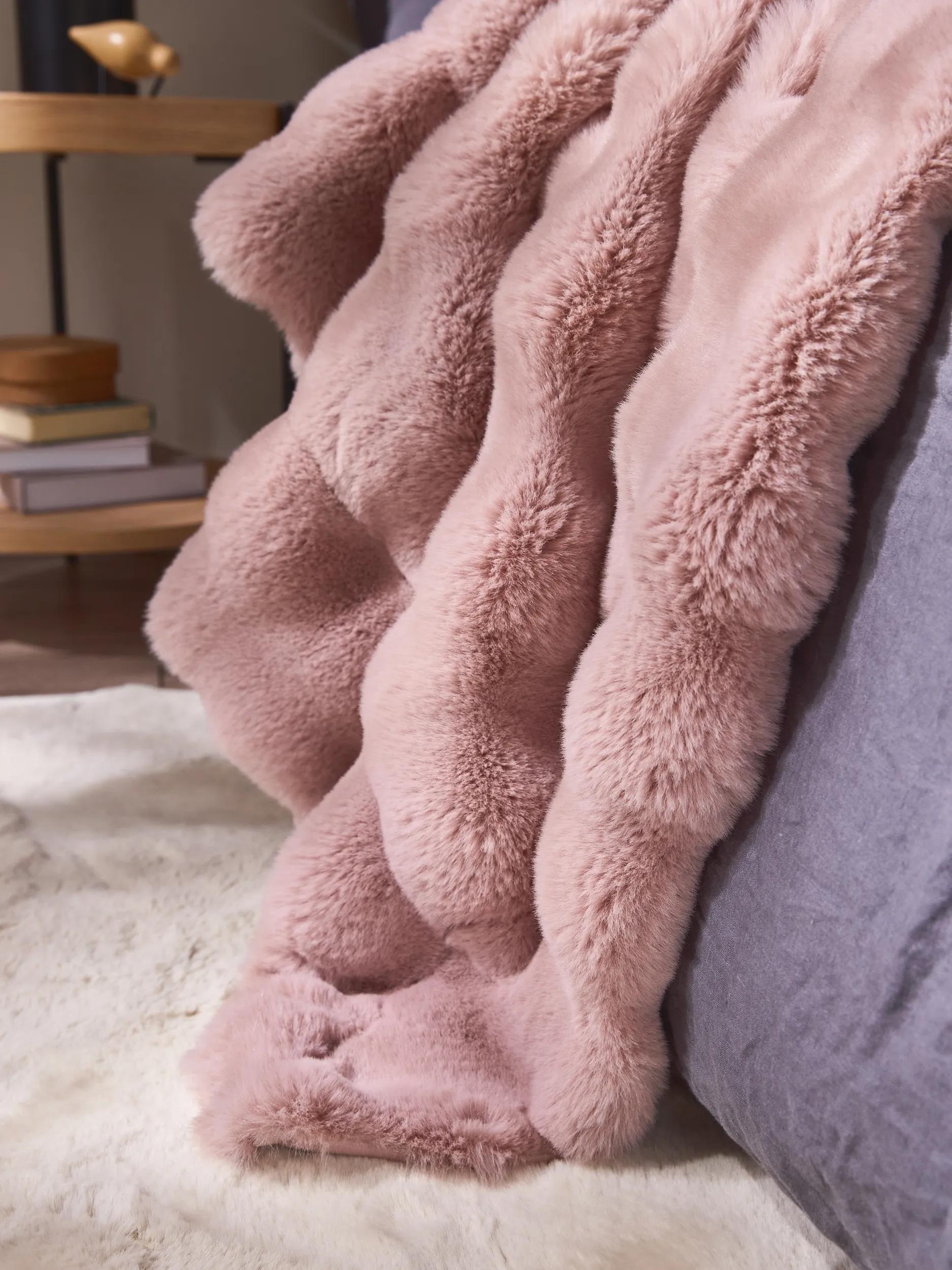 Blanket Dave Rose