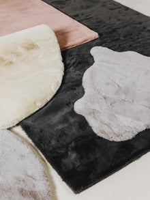 Fur Rug Dave Cream