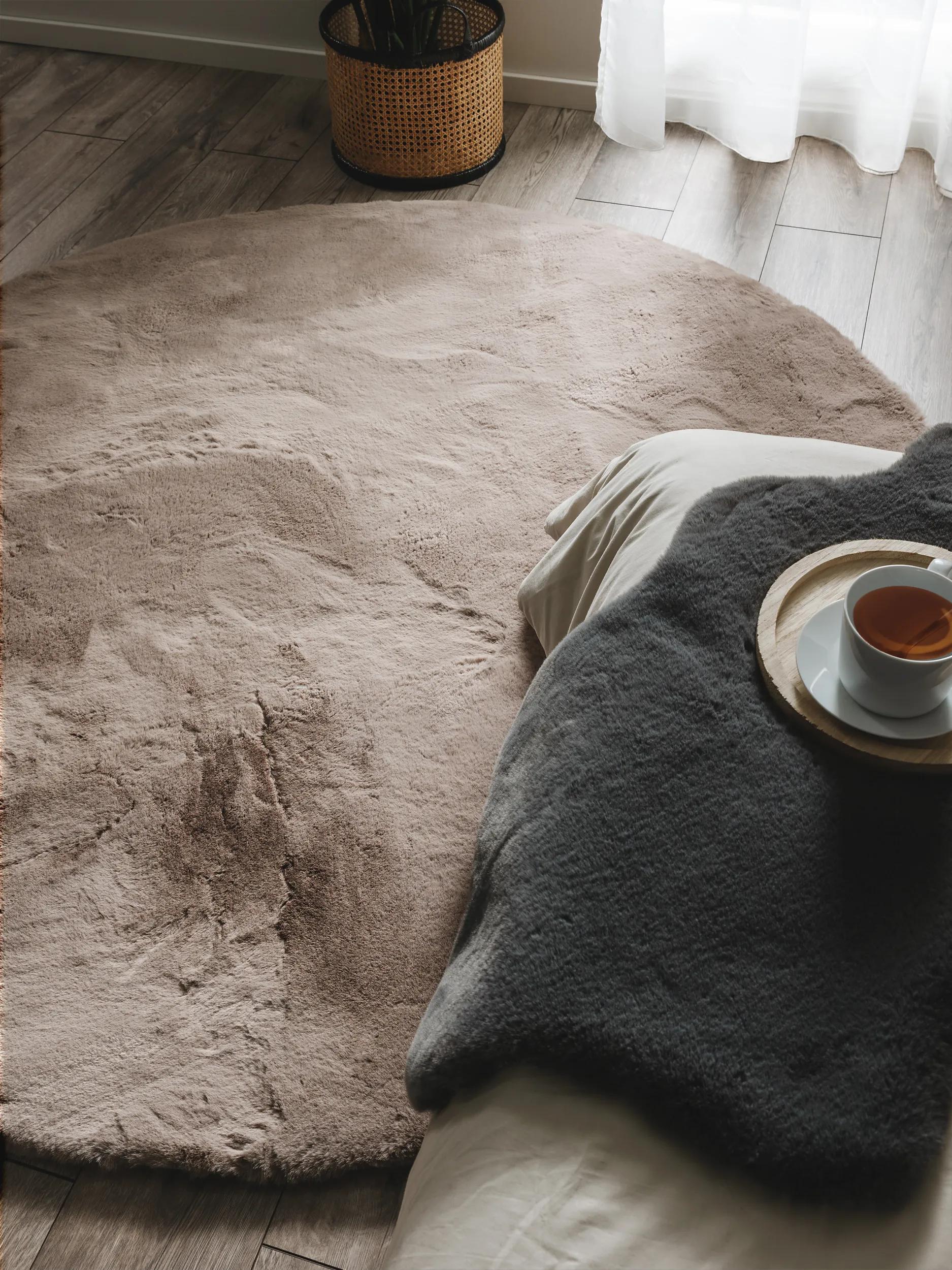 Fur Rug Dave Taupe