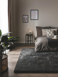 Fur Rug Dave Charcoal