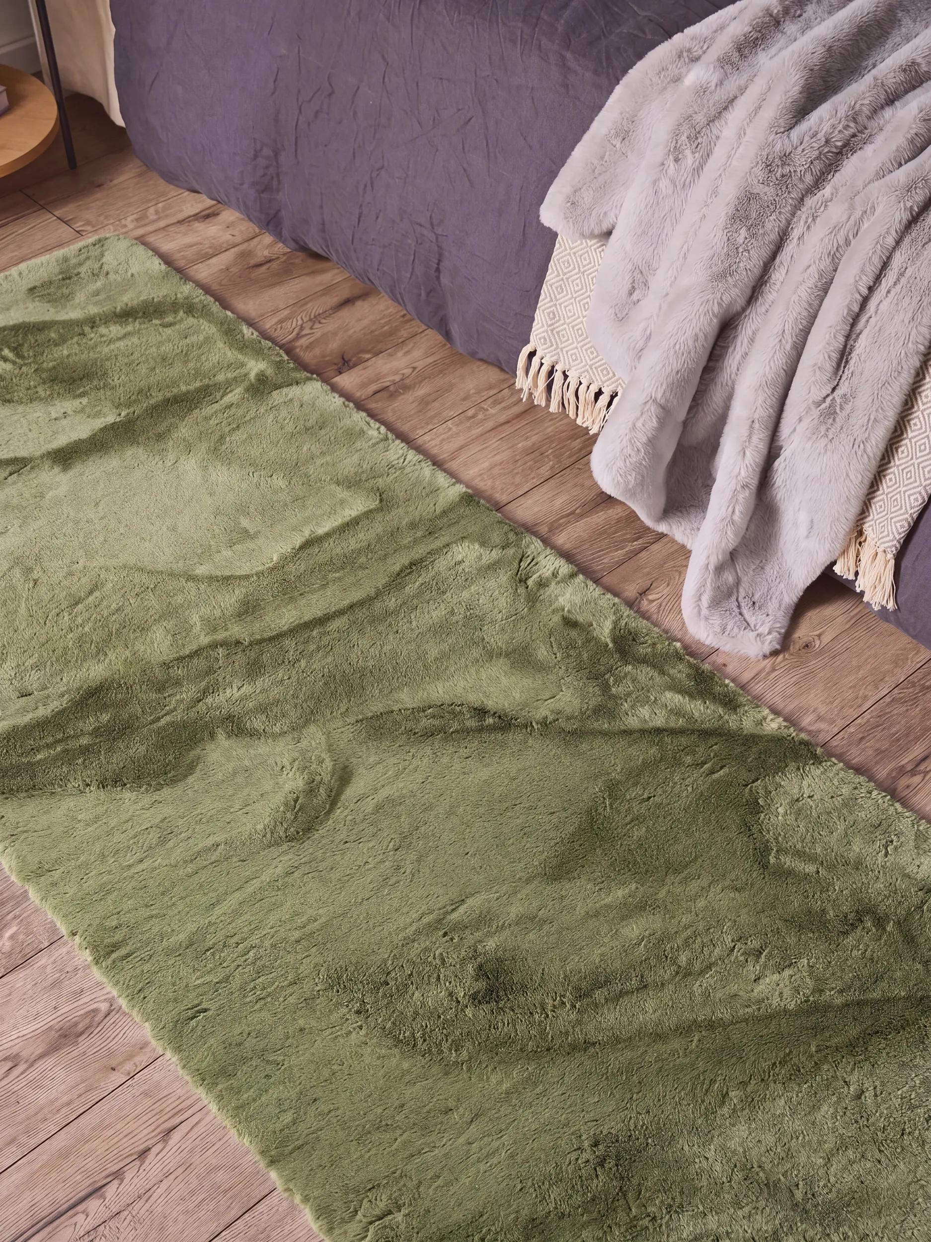 Faux Fur Rug Dave Green