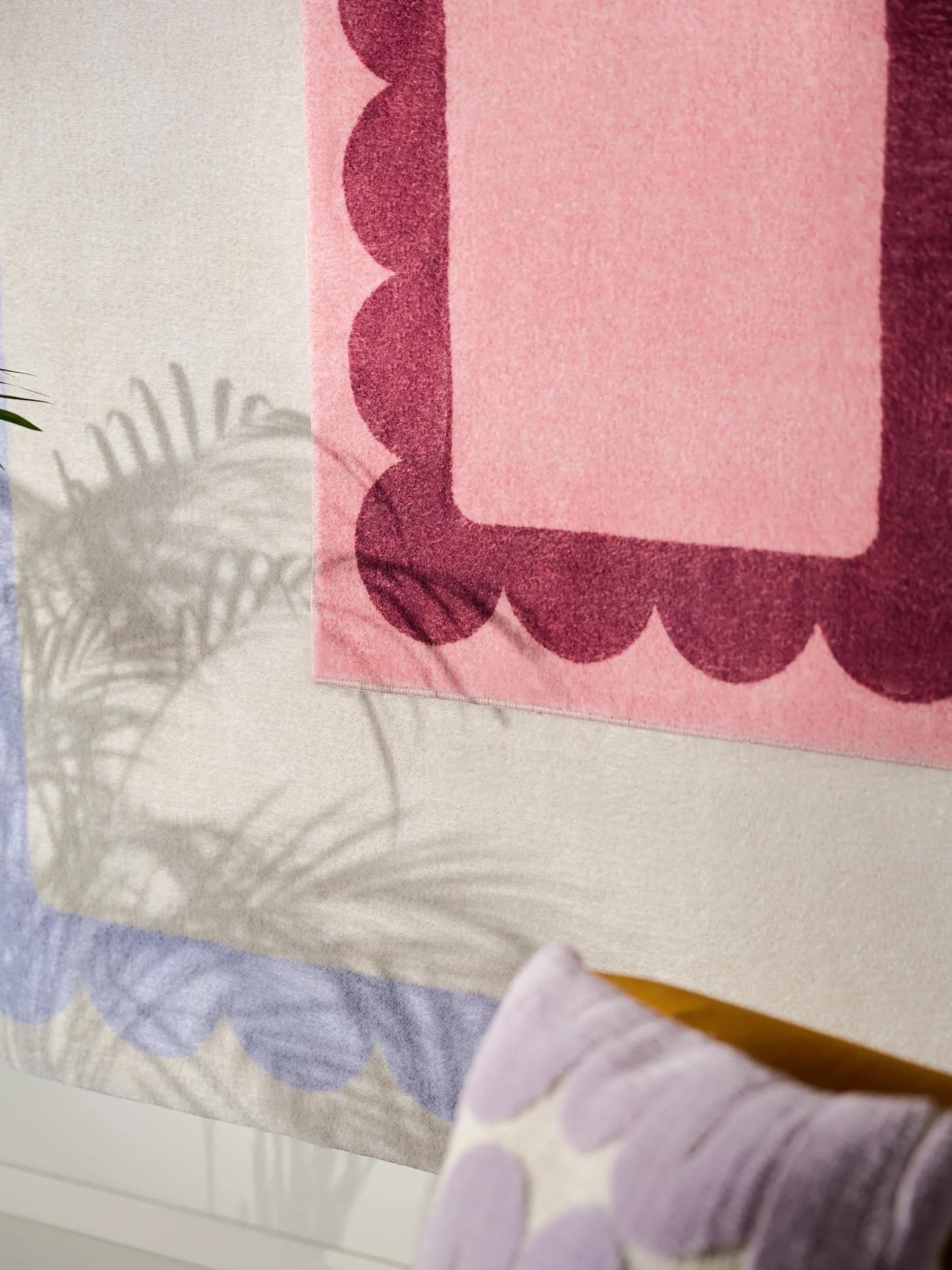 Rug Frame Pink