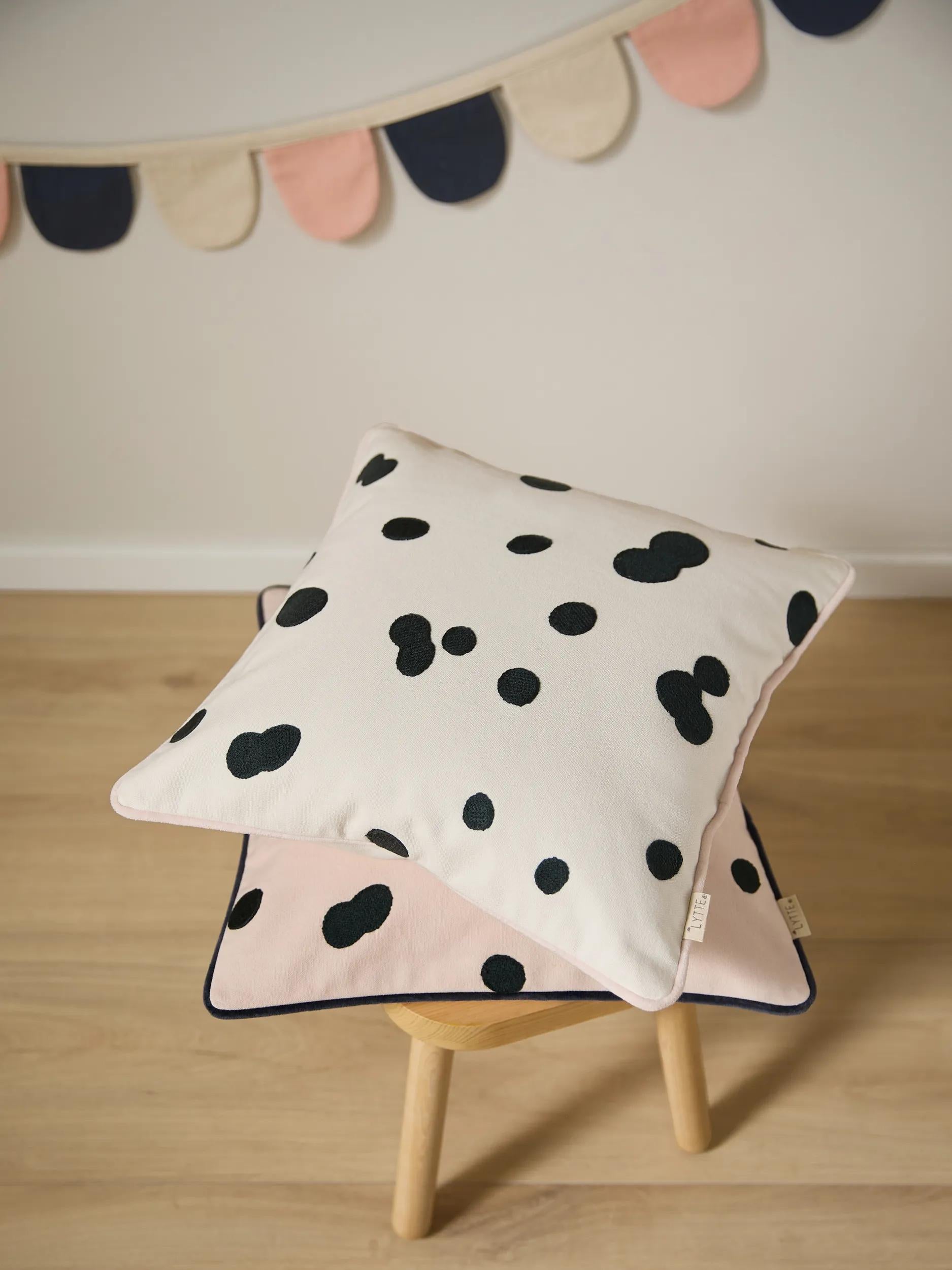 Cushion Hannes White/Black