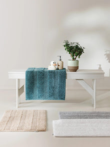 Bath Rug Ilka White