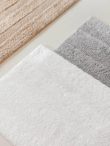 Bath Rug Ilka White