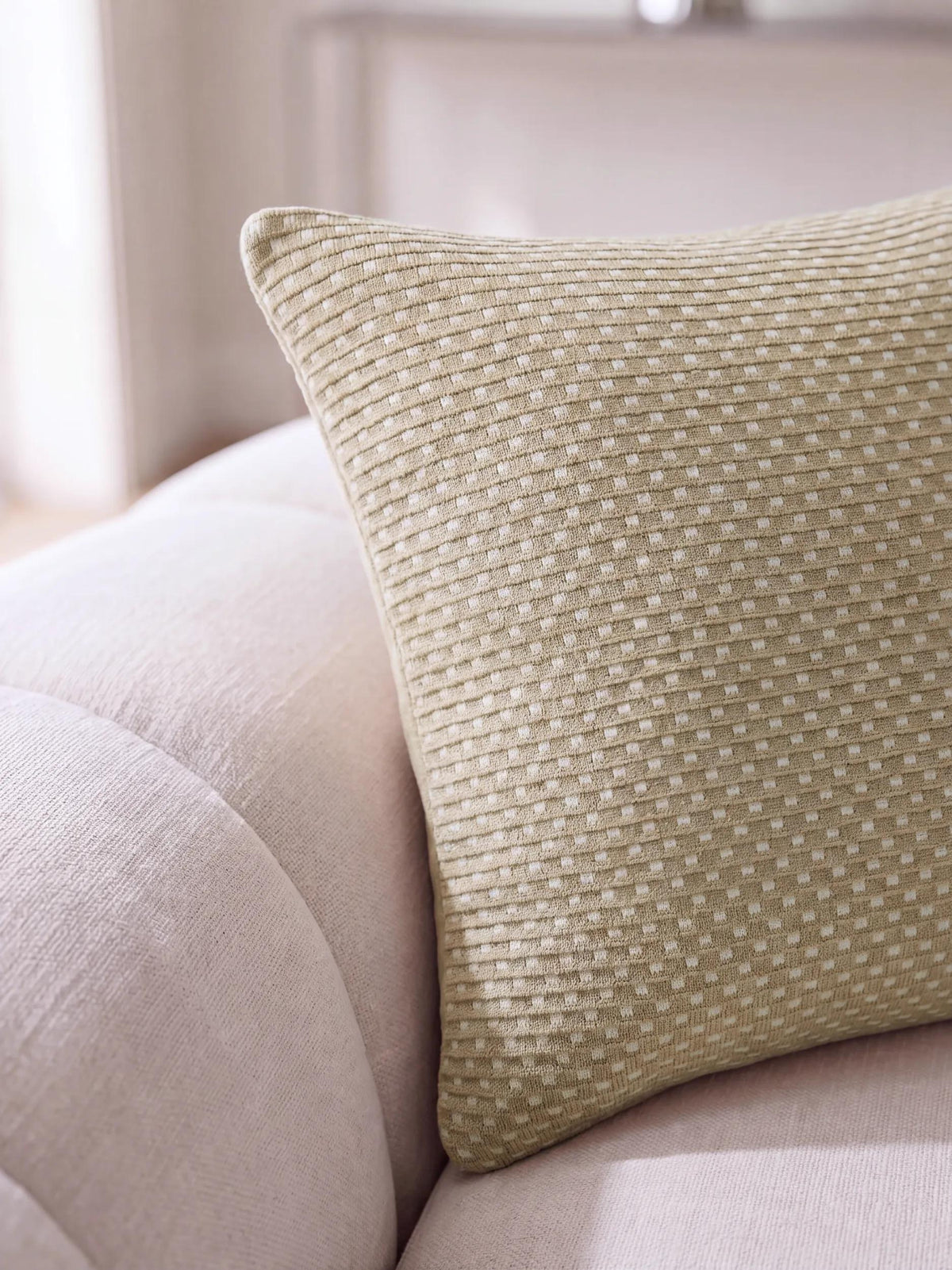 Cushion Ilma Beige