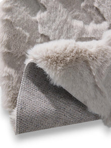 Tapis en fourrure Immy gris