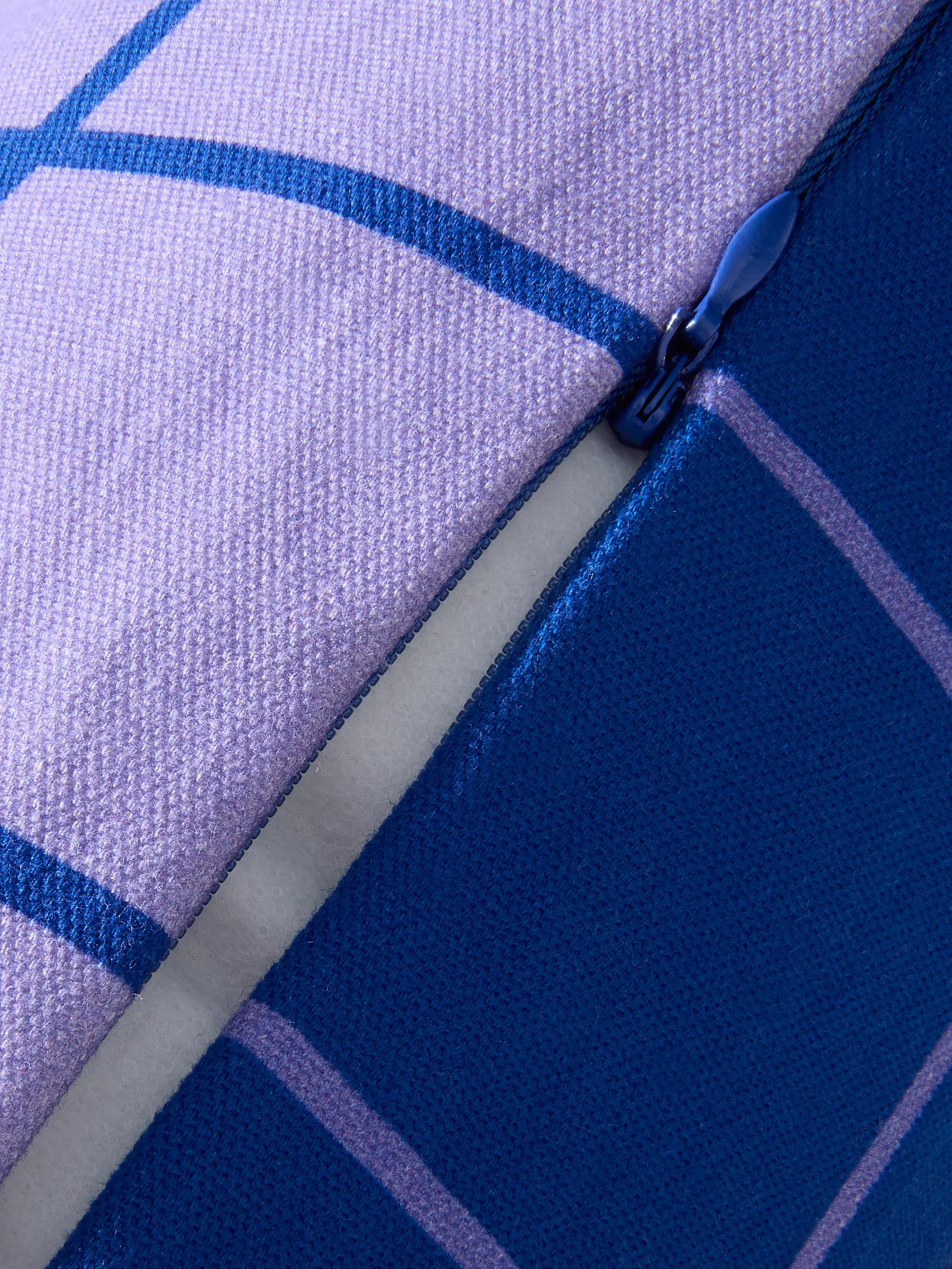 Cushion Joy Purple