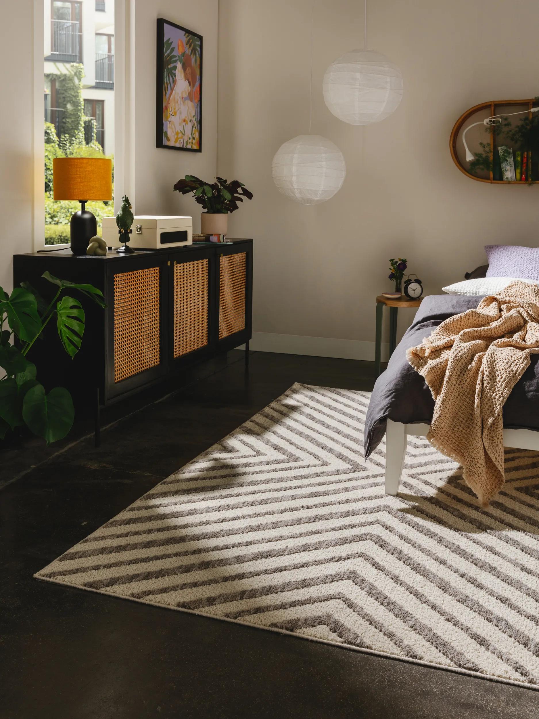 Rug Junis Cream