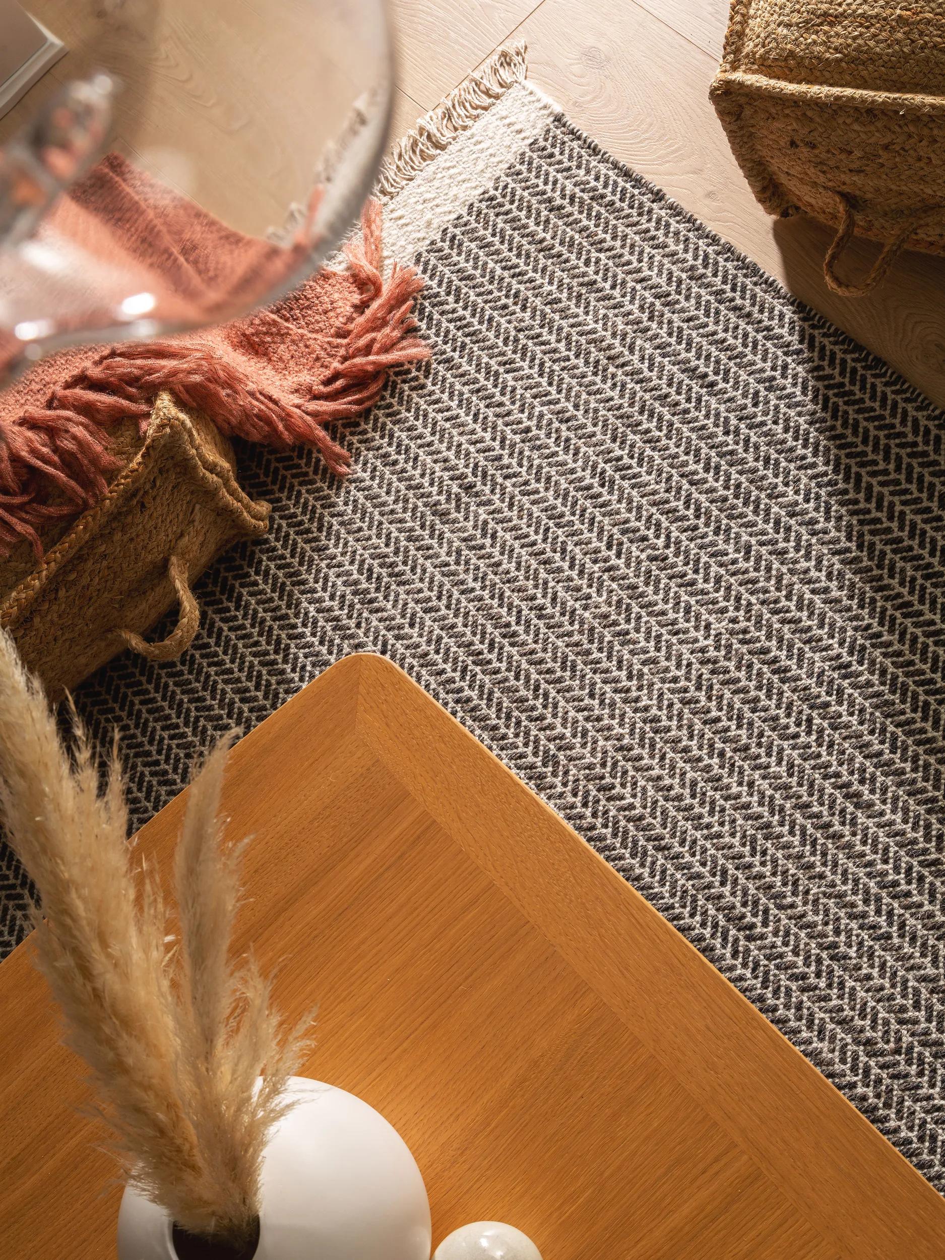 Wool Rug Kim Black/White