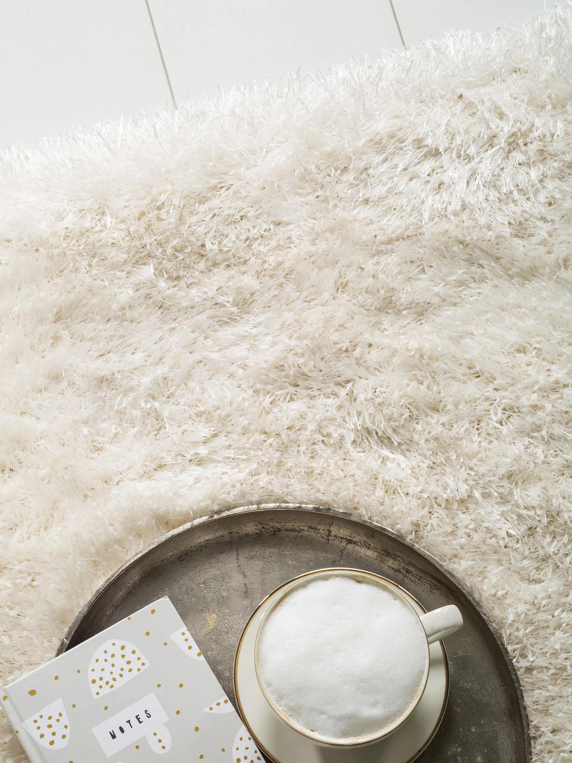 Shaggy rug Lea White