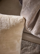 Coussin Crème Luxueuse