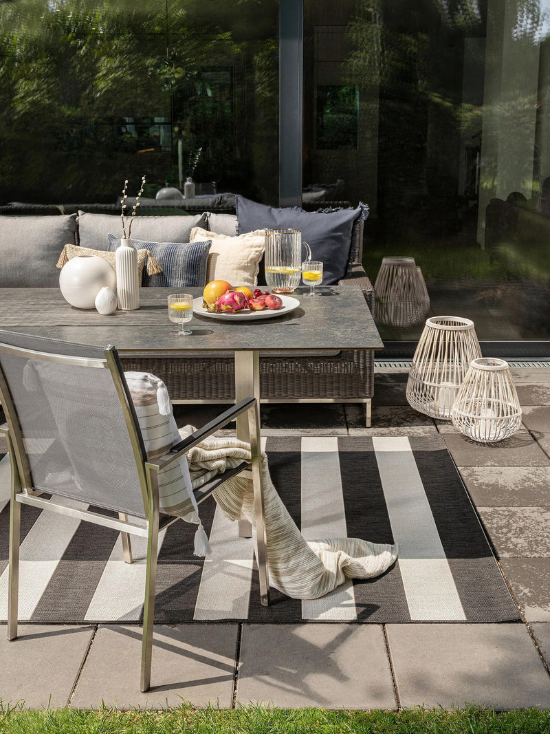 In- & Outdoor Rug Metro Black