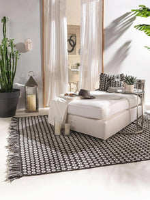 Tapis fabriqué à partir de matériau recyclé Morty Noir/Blanc