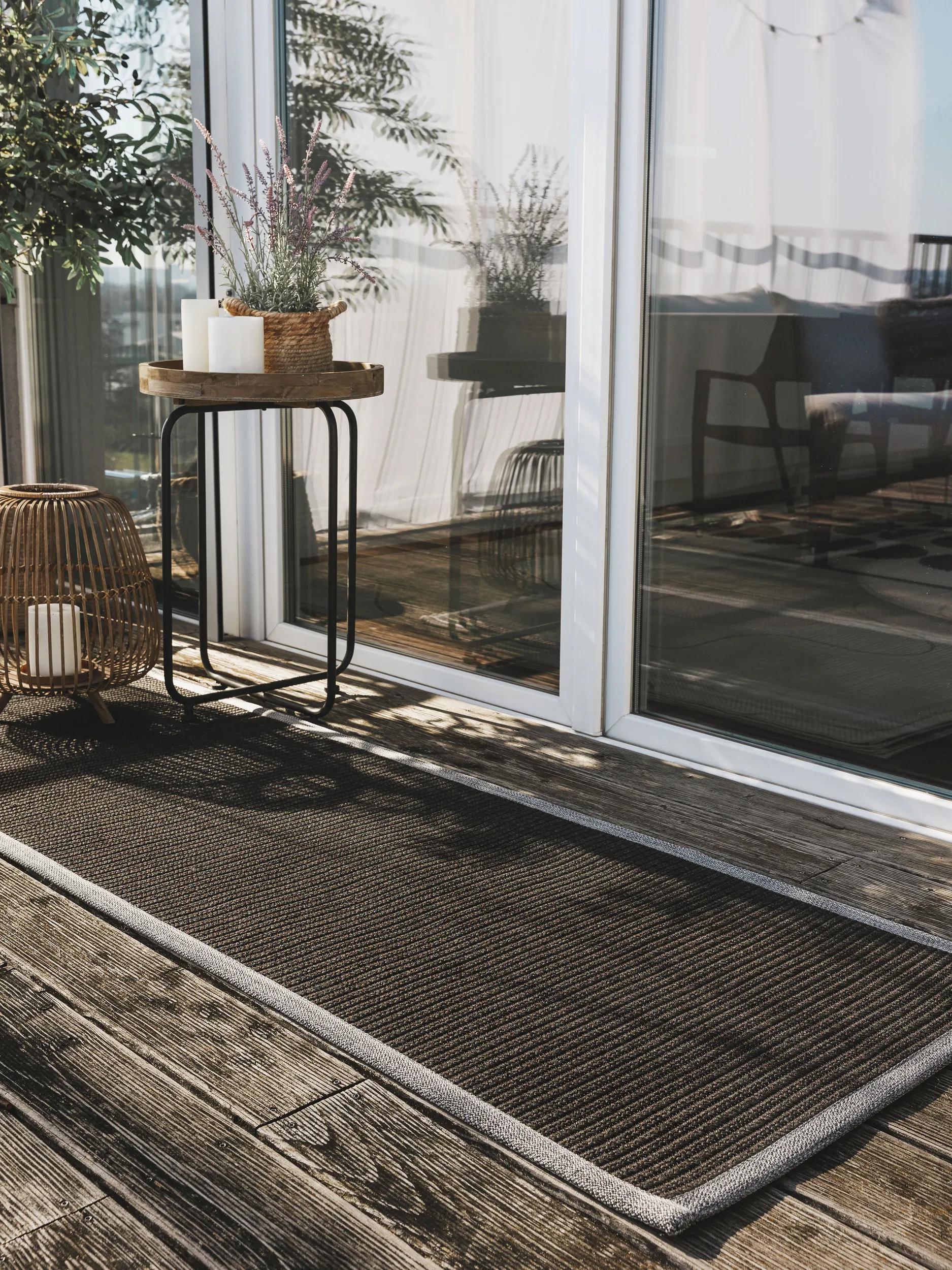 In- & Outdoor Runner Nandi Black
