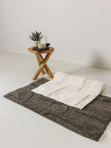 Bath Rug Nehir White