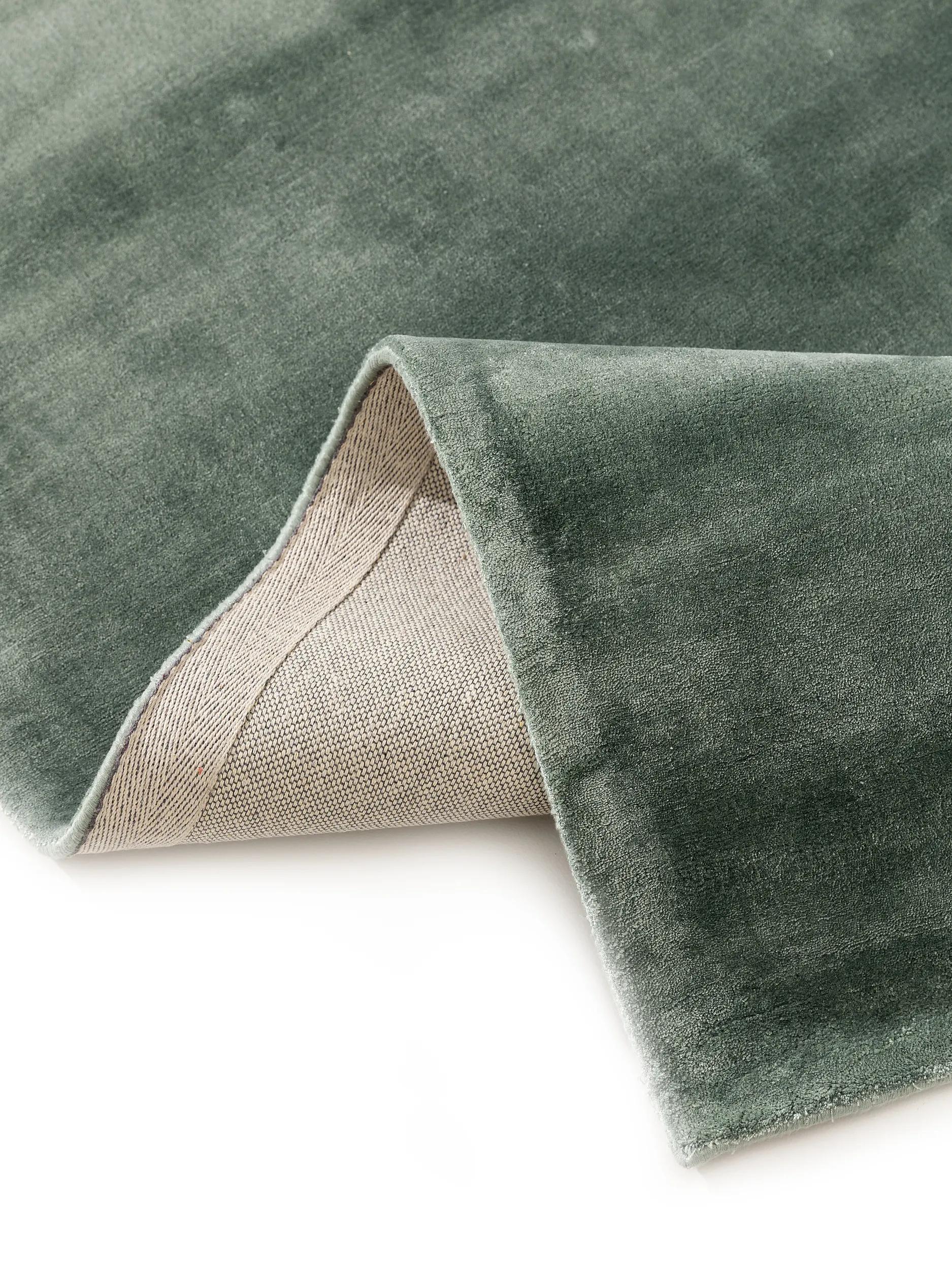 Alfombra de viscosa Nela verde claro