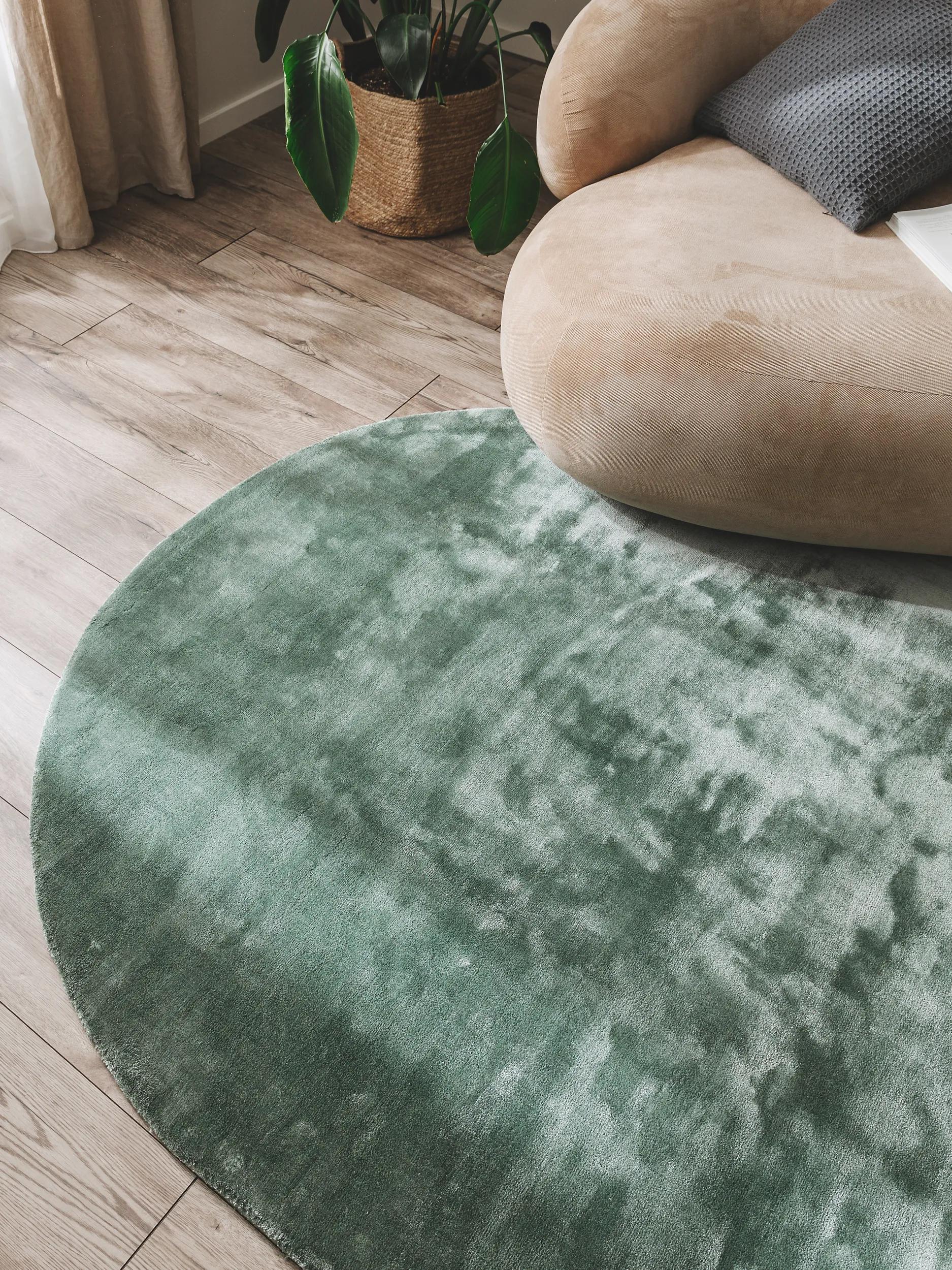 Viscose Rug Oval Nela Light Green