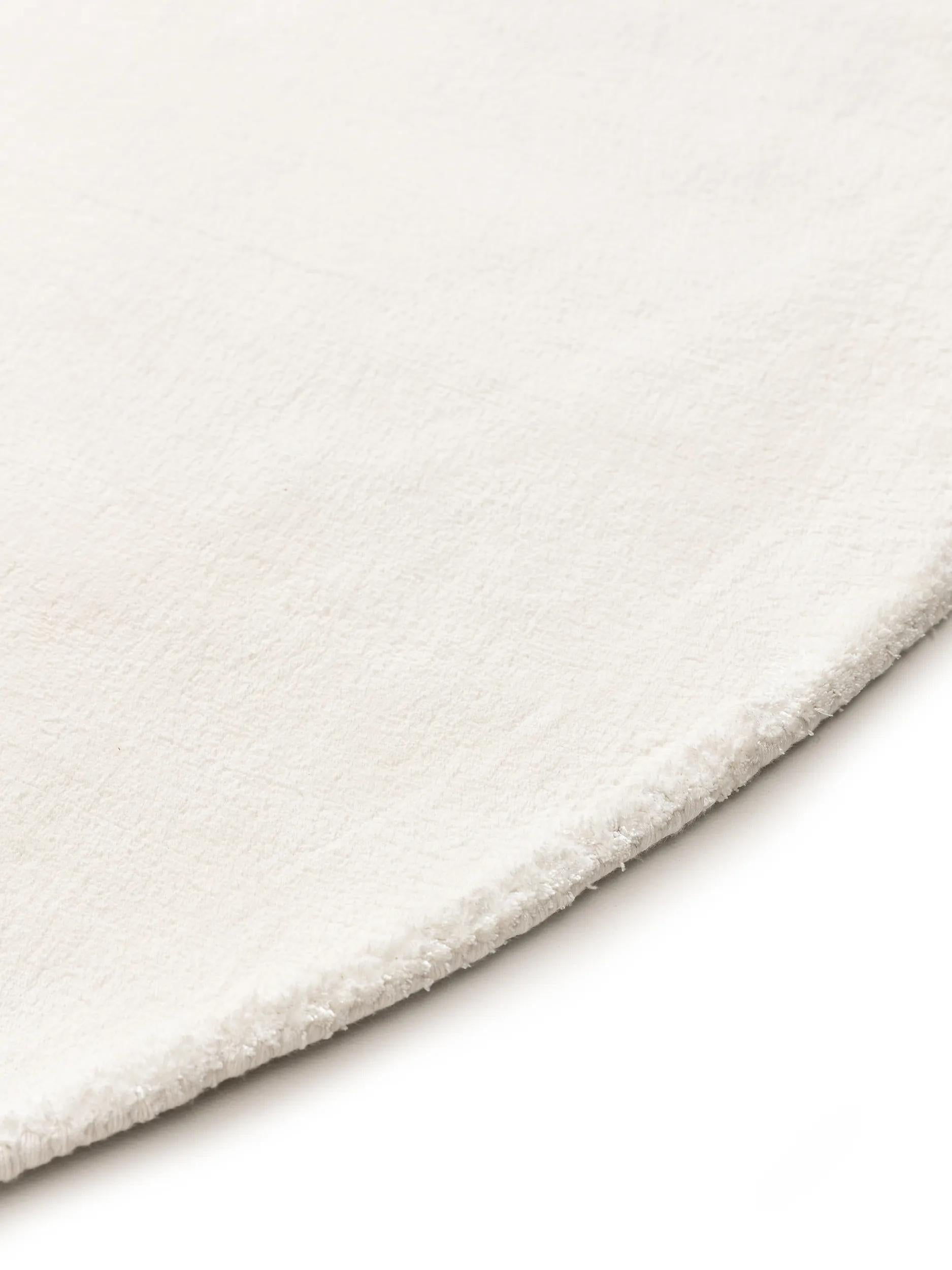 Viscose Rug Oval Nela Ivory