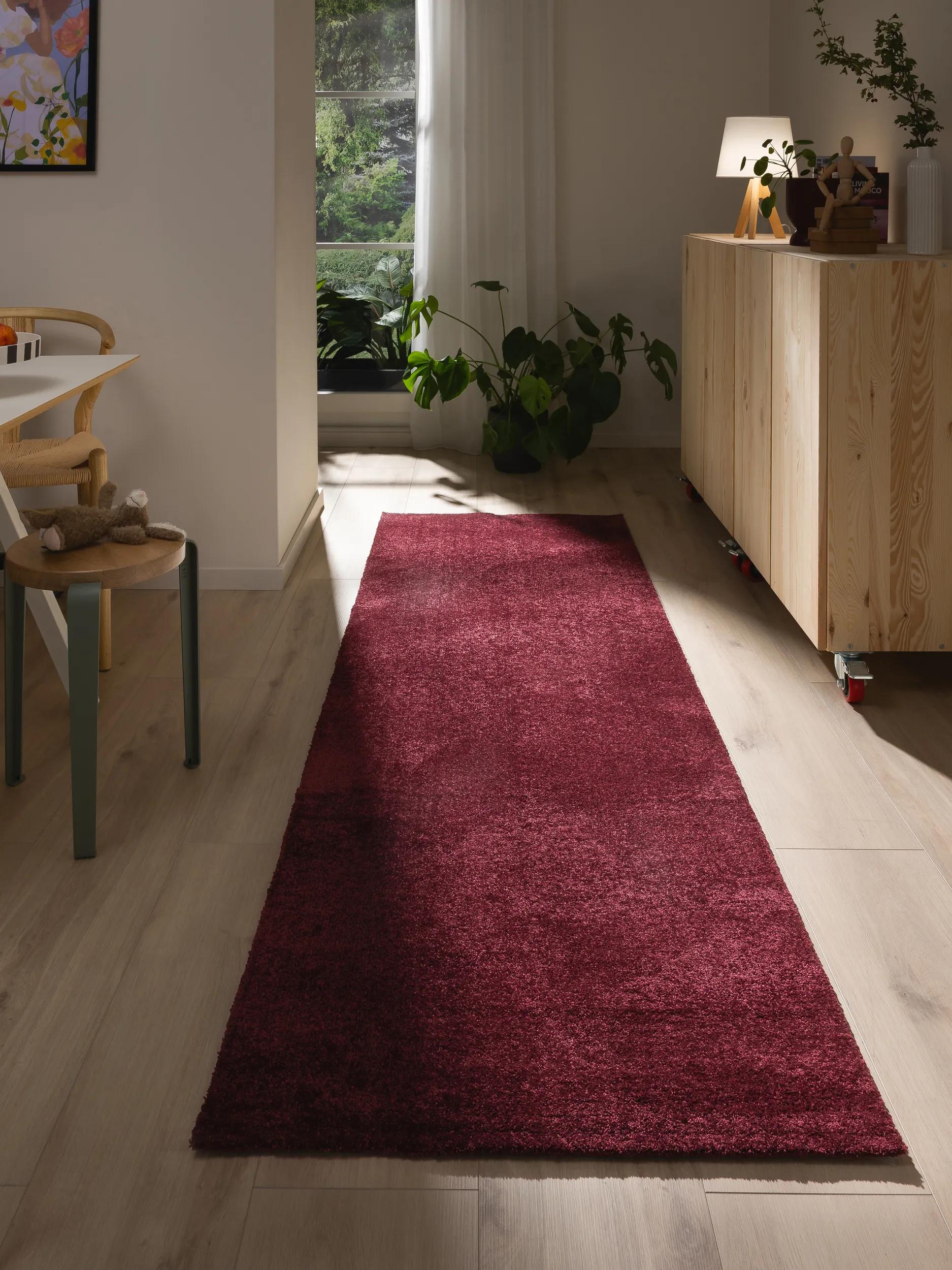 Runner Nina Red