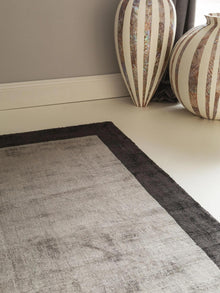 Viscose Rug Nova Border Grey