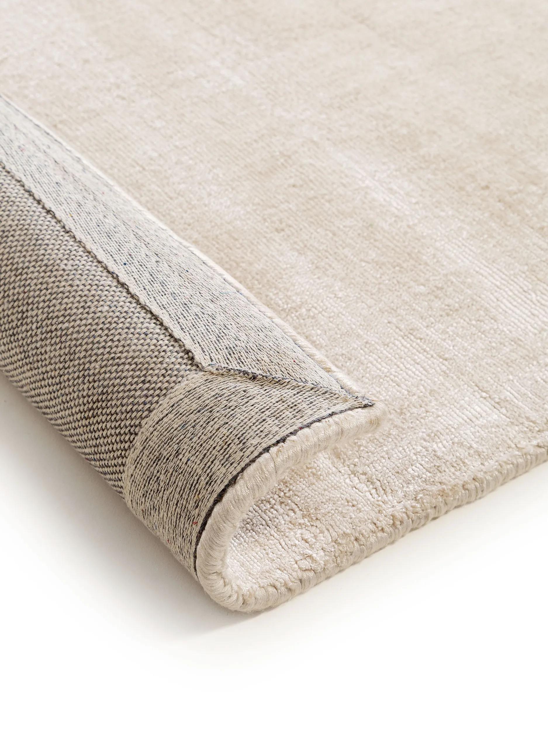 Viscose Rug Nova Cream