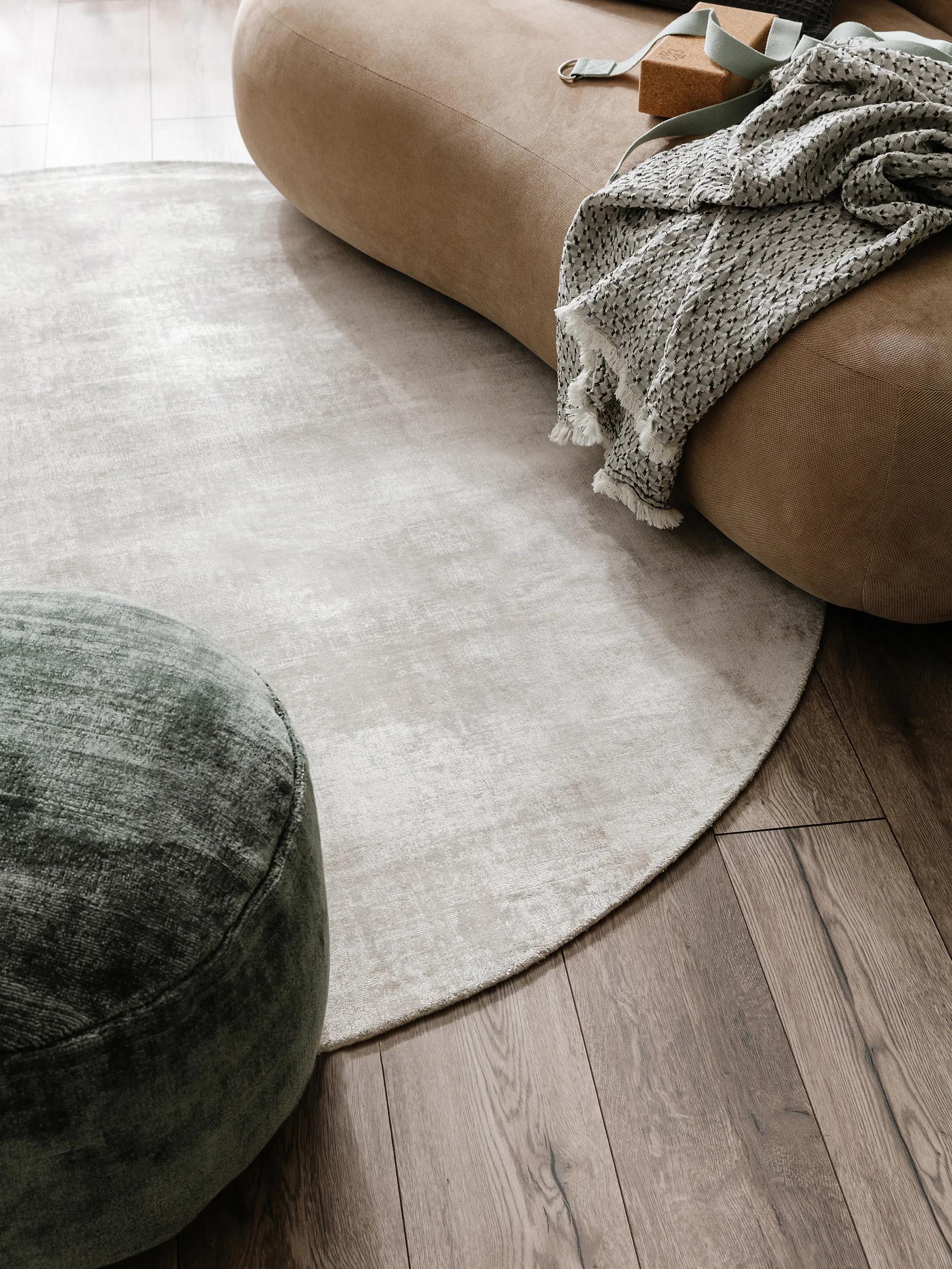 Viscose Rug Round Nova Light Grey