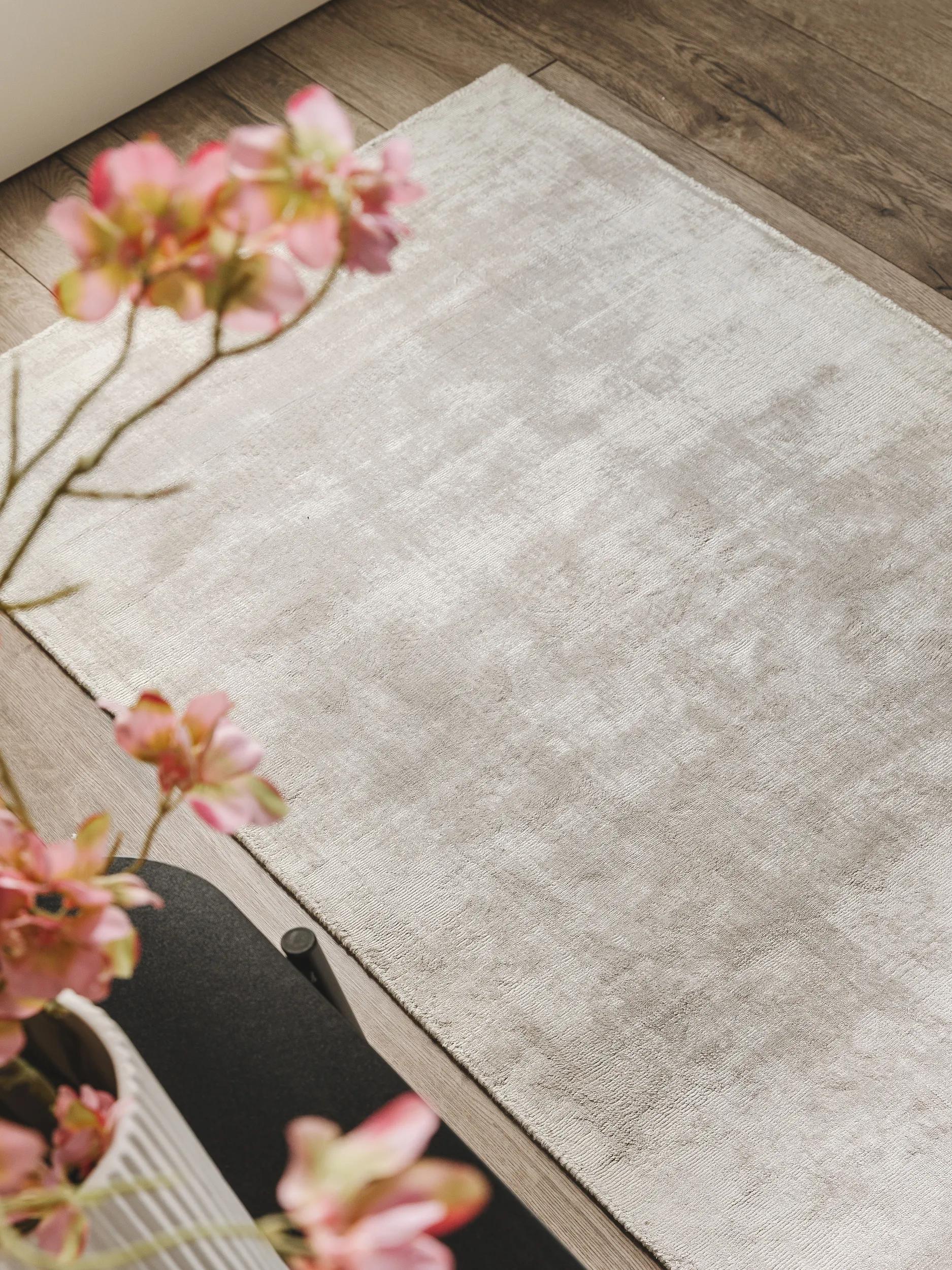 Viscose Rug Nova Light Grey