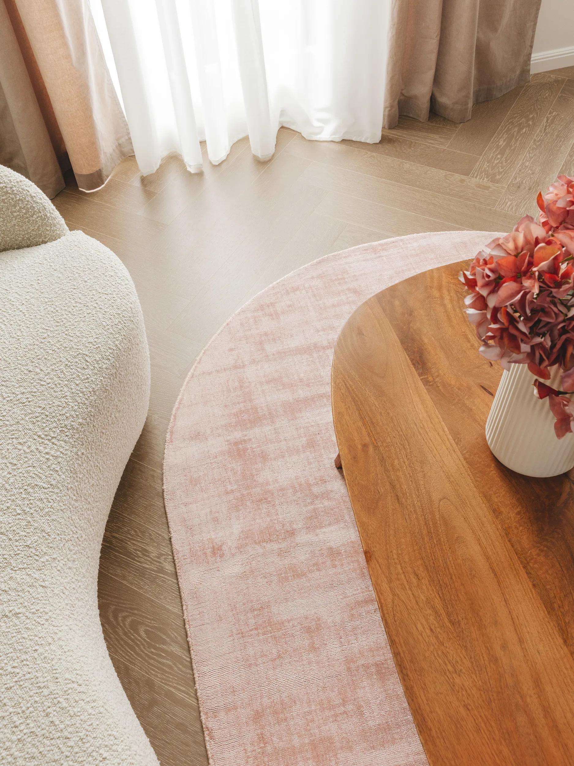Viscose Rug Oval Nova Rose