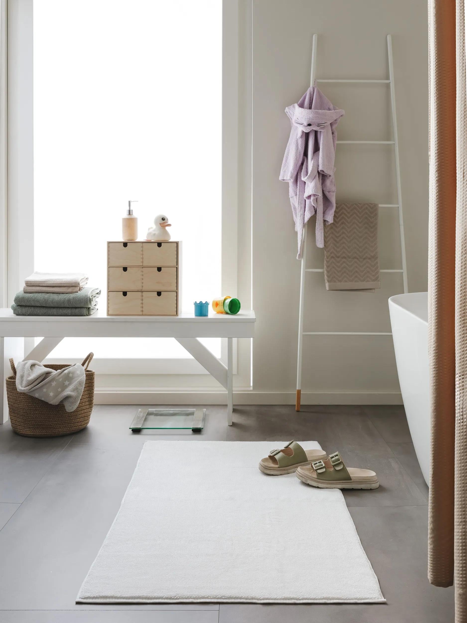 Bath Rug Ole Cream