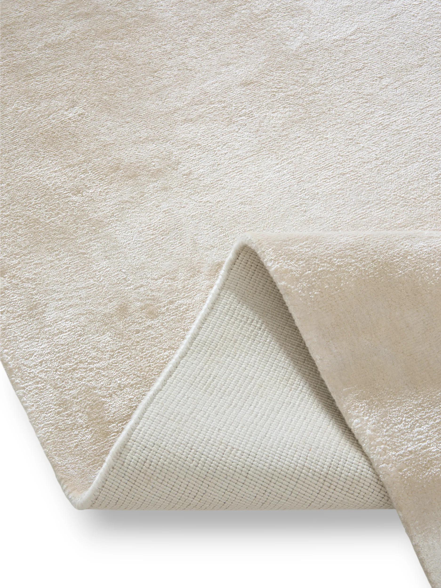 Alfombra de viscosa Rubin crema