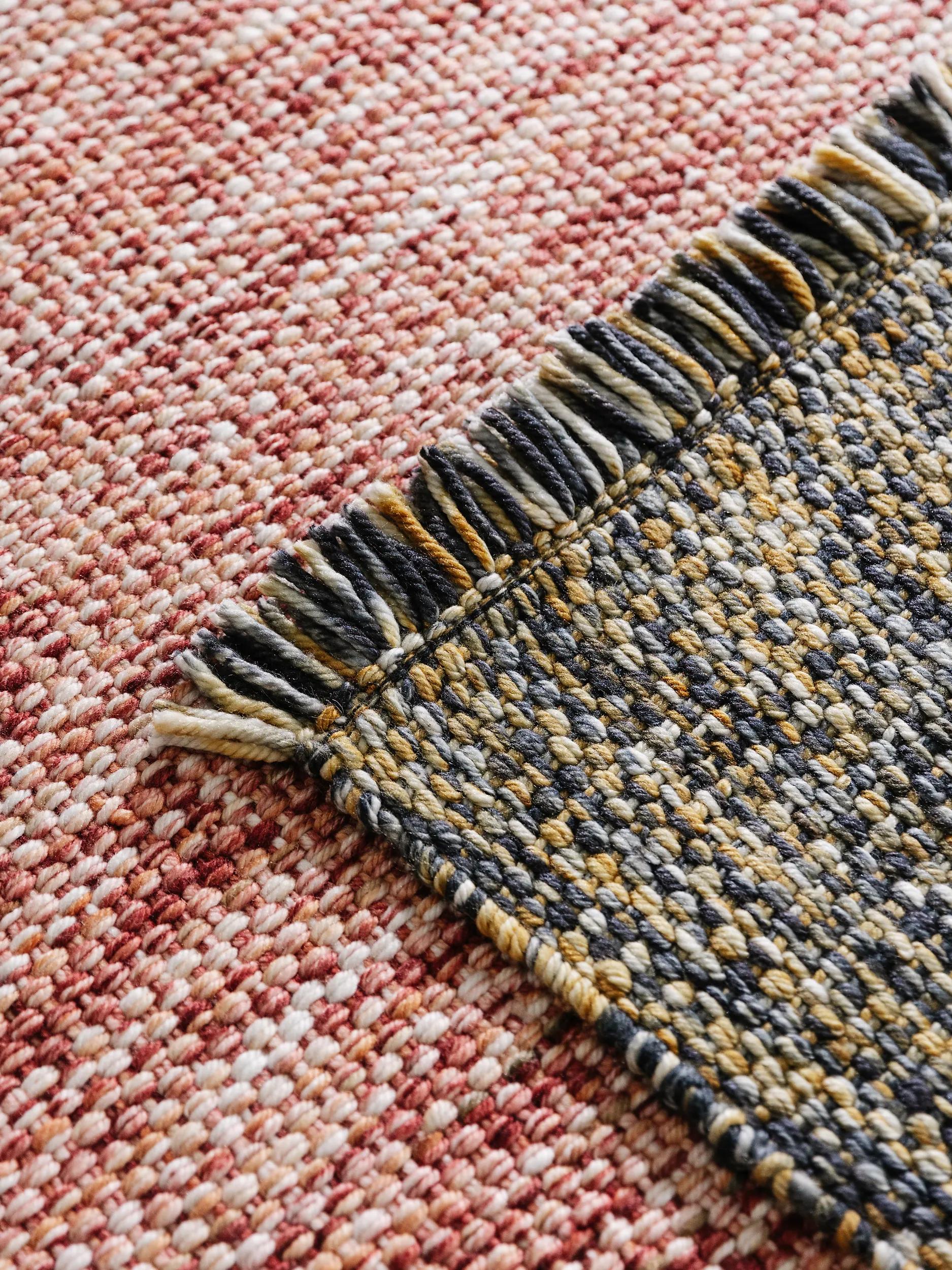 Rug Runa Red