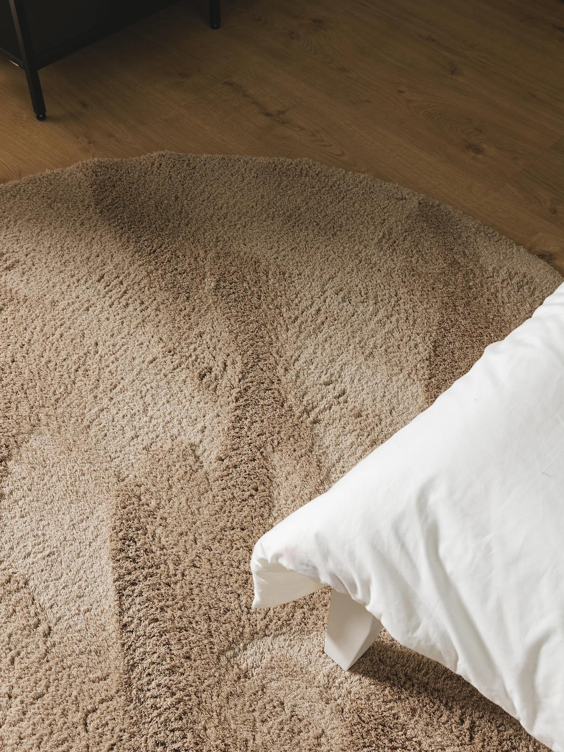 Alfombra redonda peluda beige soda