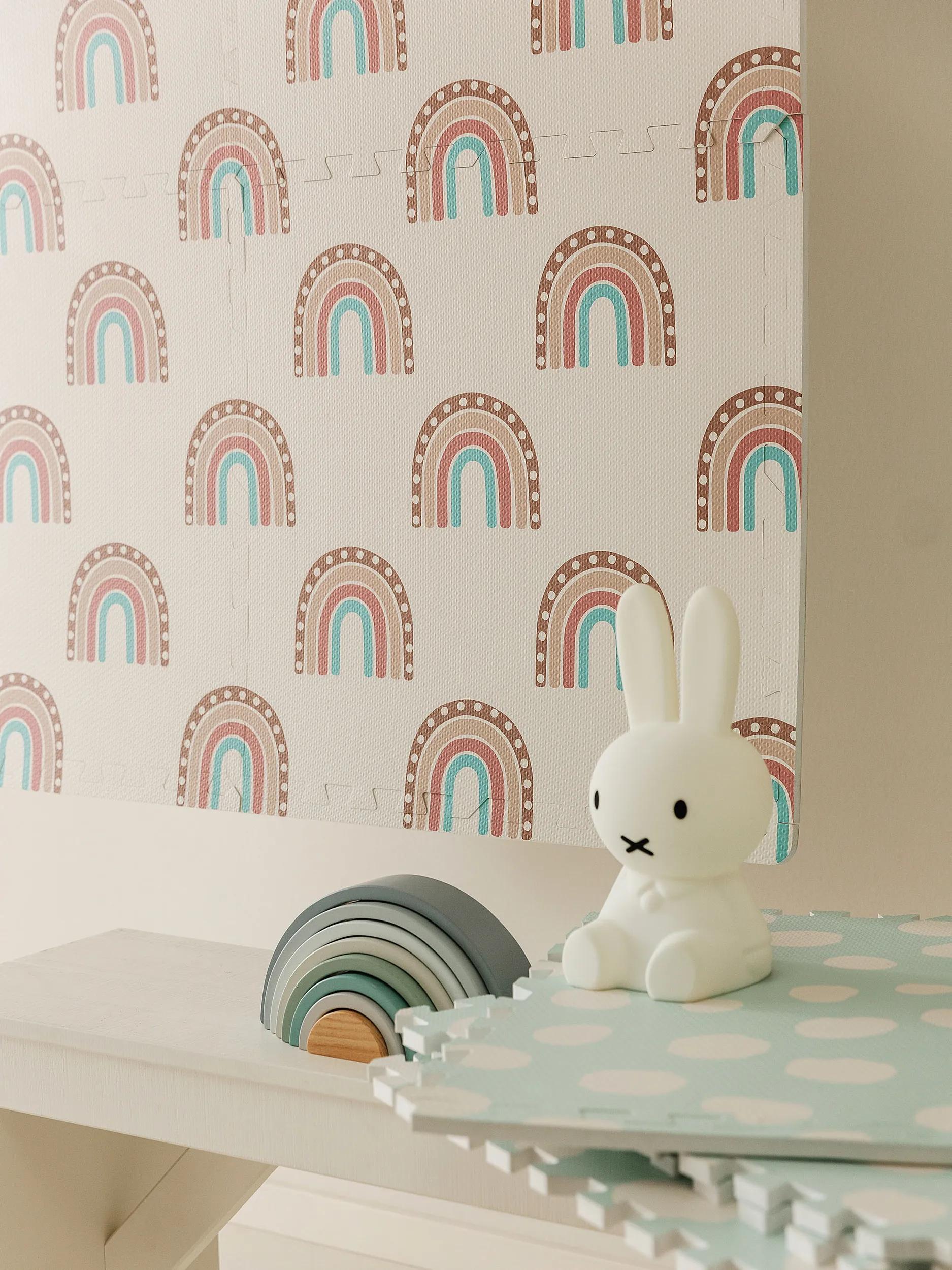 Tapis de jeu arc-en-ciel multicolore