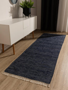Teppich aus recyceltem Material Tom Dunkelblau
