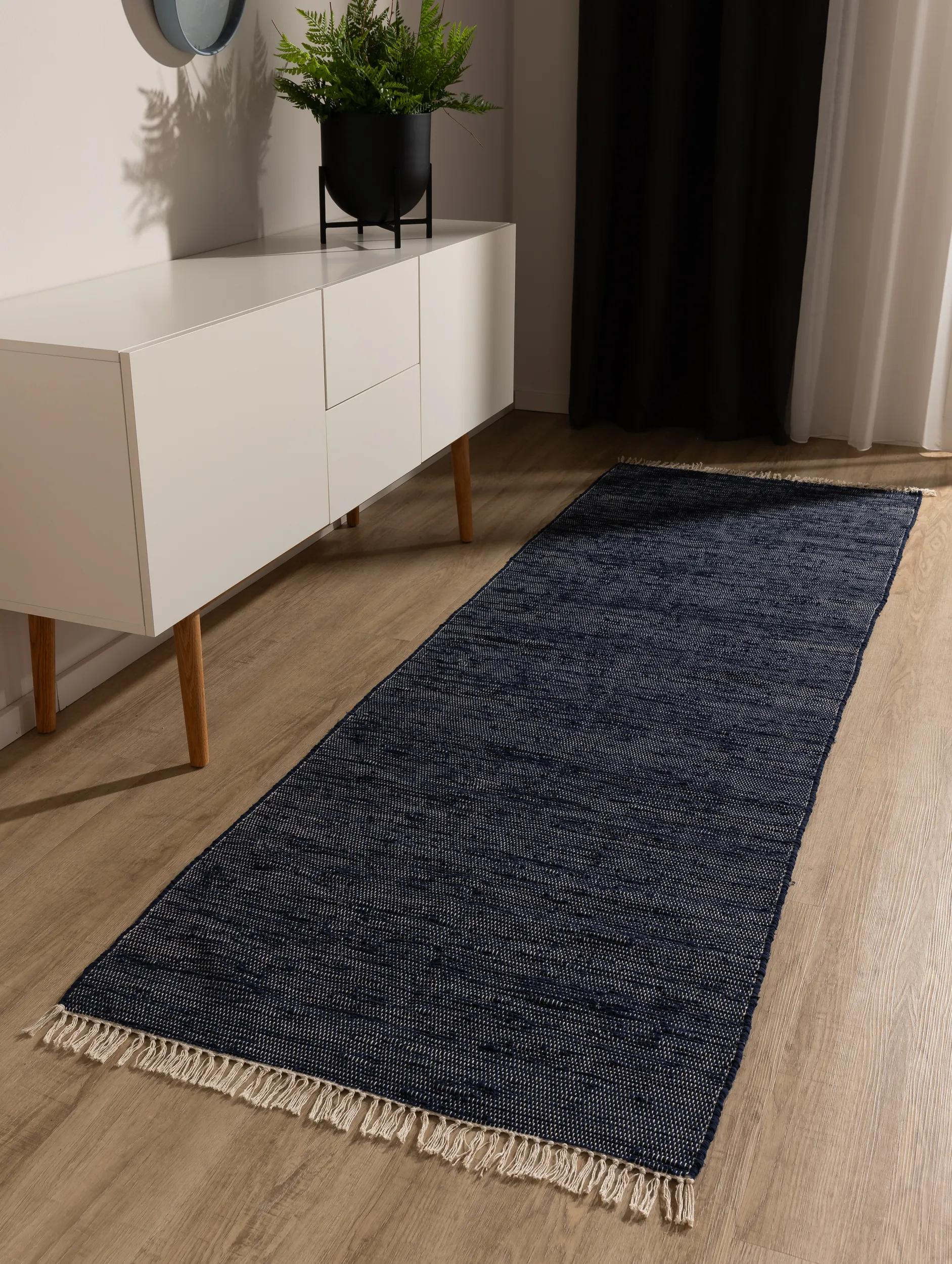 Teppich aus recyceltem Material Tom Dunkelblau