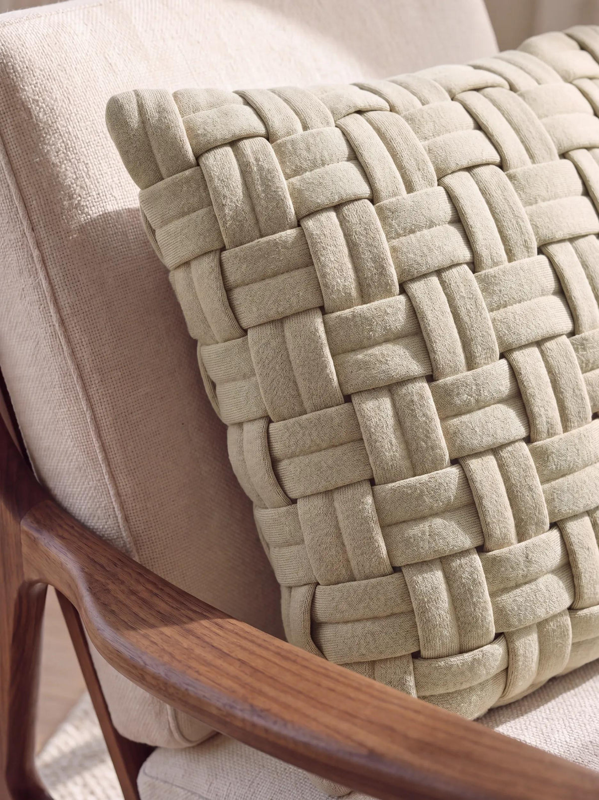 Cushion Veve Ivory