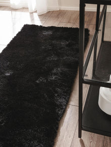 Alfombra peluda Whisper negra