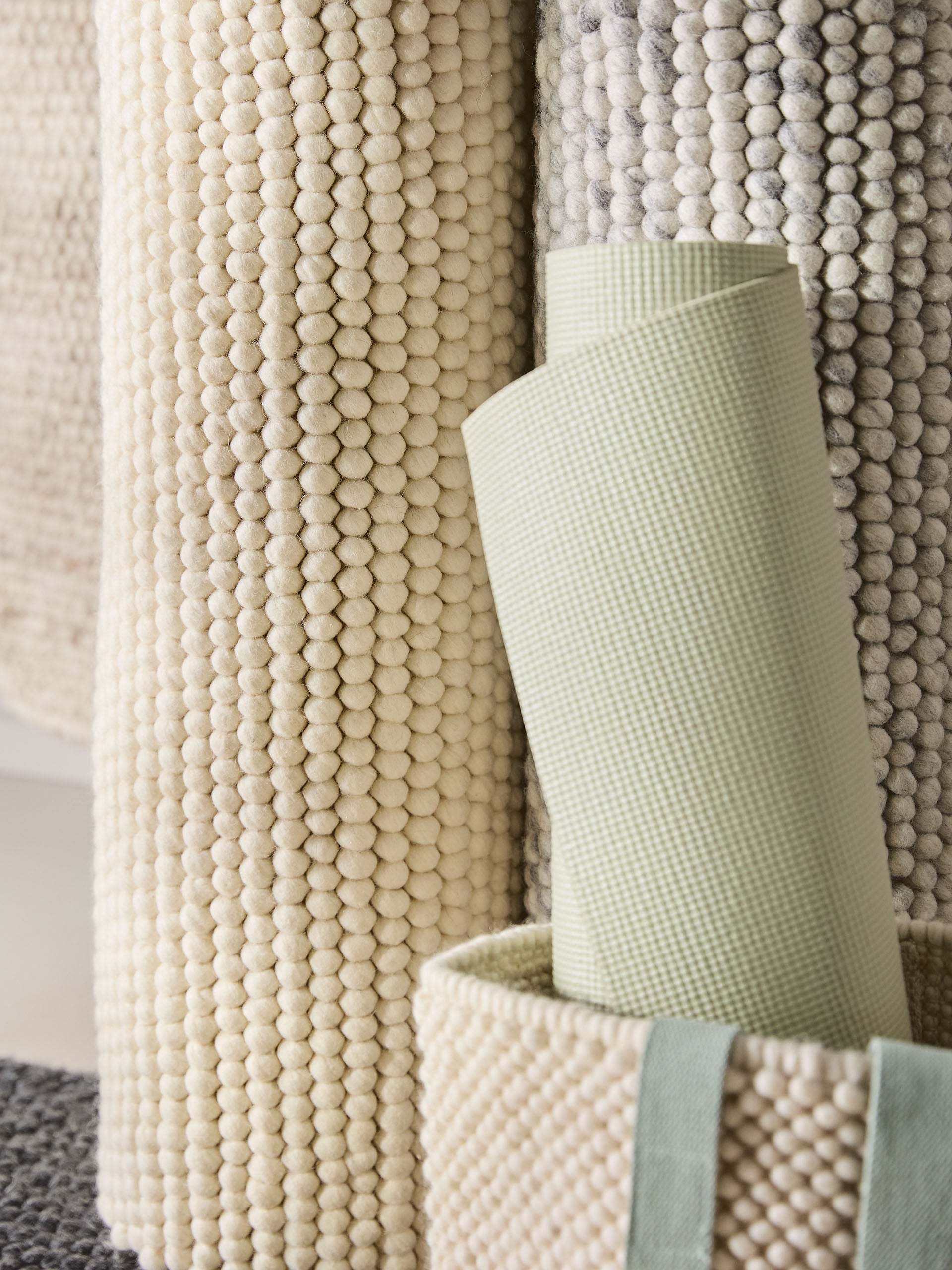 Wool Rug Beads Light Grey